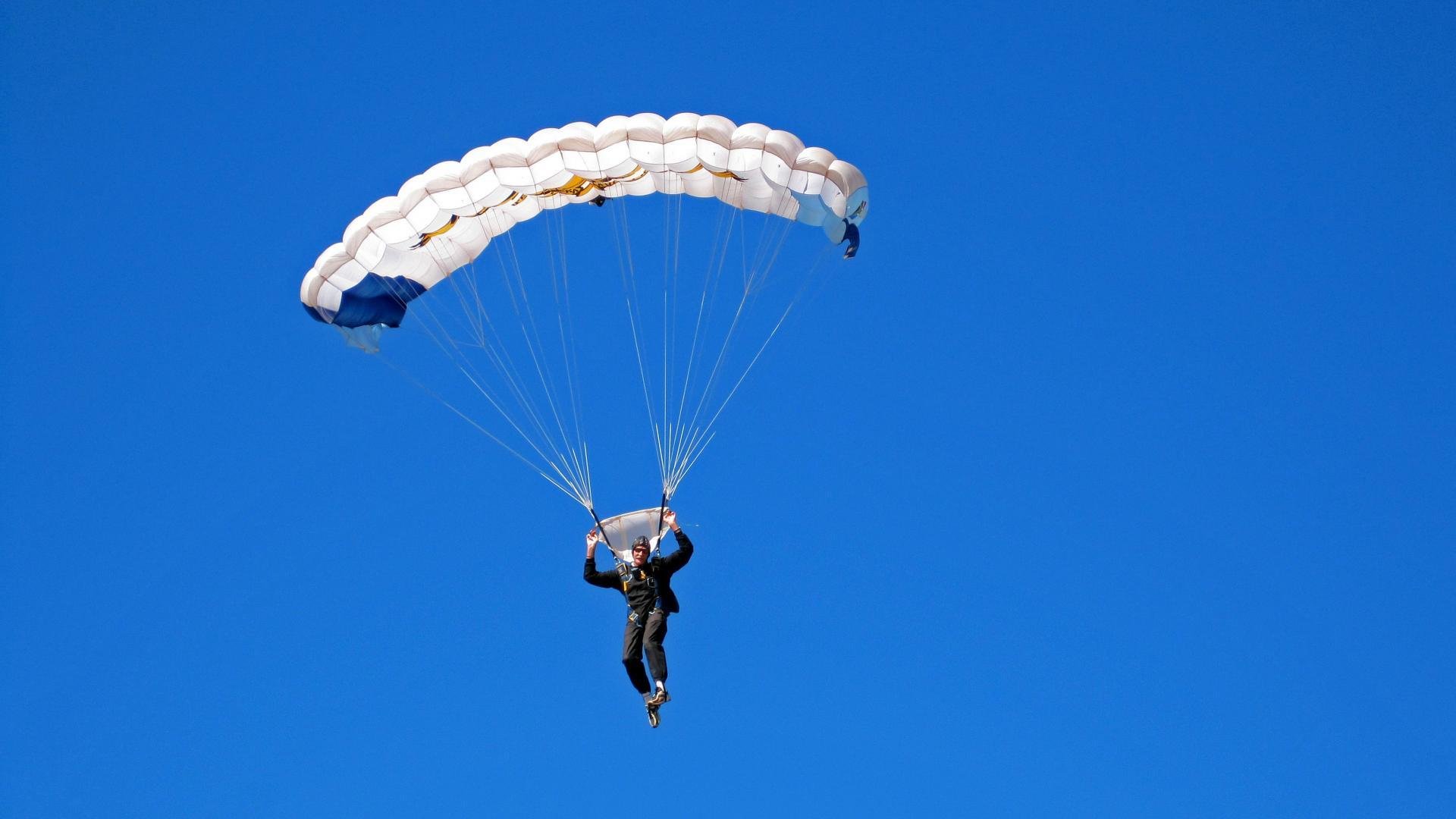 星空体育官网-沙尔克升入德乙，球迷期待回顶级，沙尔克04德乙